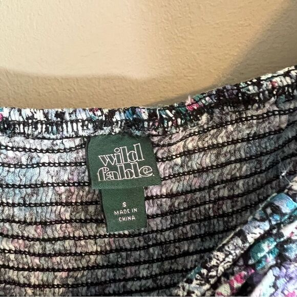 ✨ Wild Fable Women’s Blue Floral Crop Top Small - Picture 3 of 8